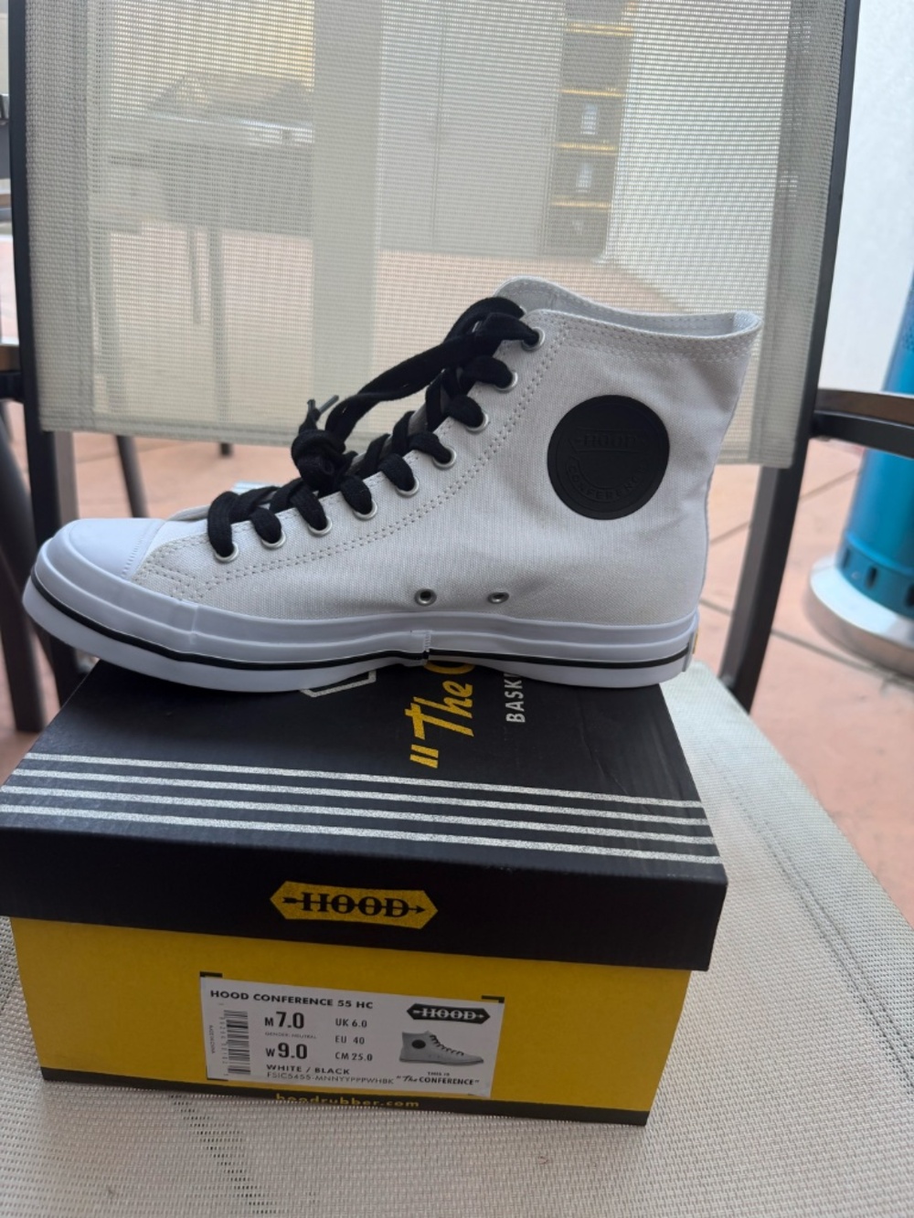 Hood Mens-7 Womens-9 Conference High Top Shoes Mitchell & Ness White NWT